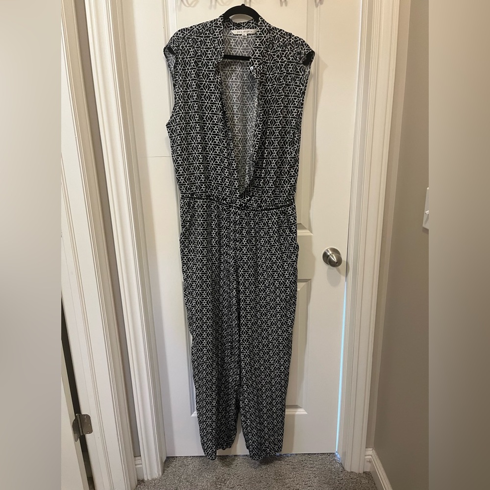 Max Studio Black and White Geometric Jumpsuit
